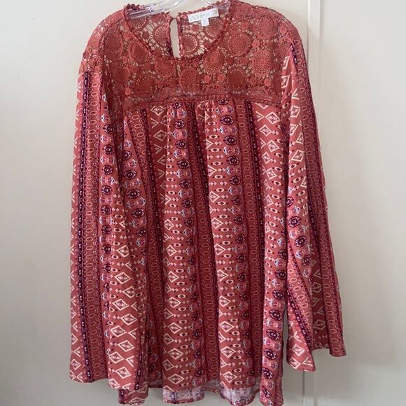 Weekend by Suzanne Betro Crocheted Lace Top Blouse - Picture 3 of 10